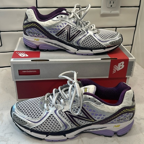 New Balance Women's 1260 V2 Running Shoes Sz 10 2A Narrow - Picture 1 of 16